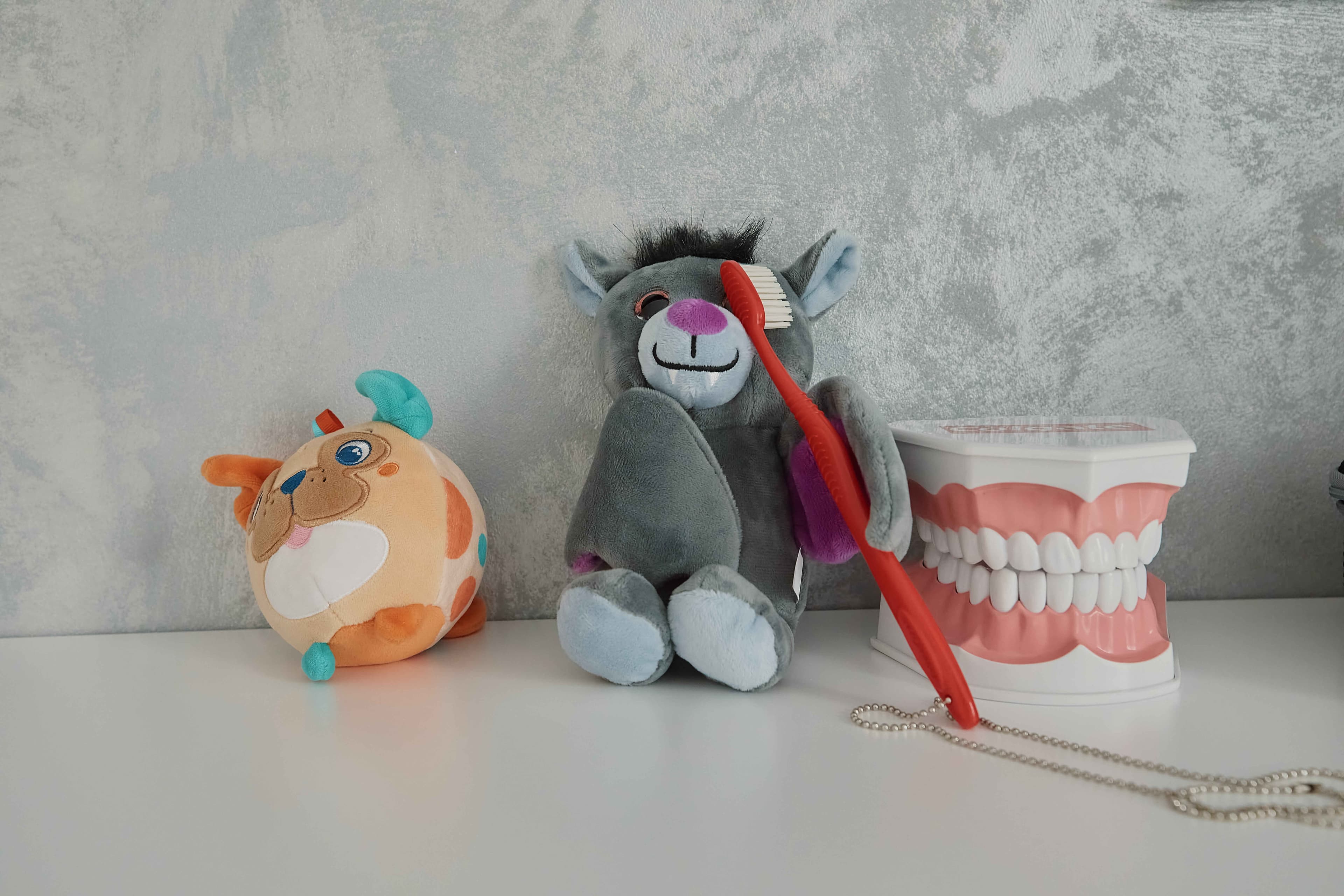 Jucarii cu periuta de dinti la clinica Dentcraft
