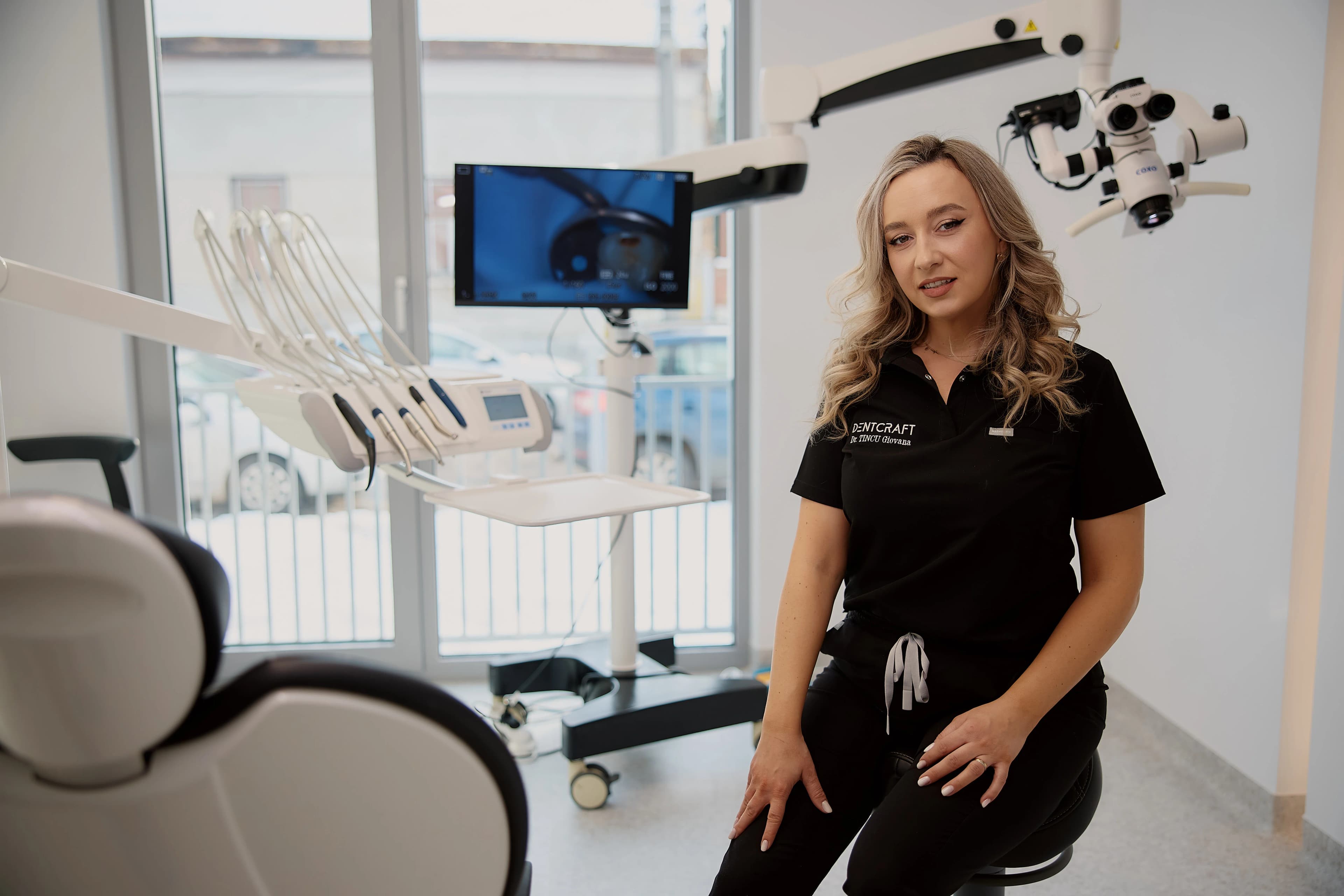 Dr. Tincu Giovana-Nicoleta - medic specialist parodontolog la DENTCRAFT Satu Mare