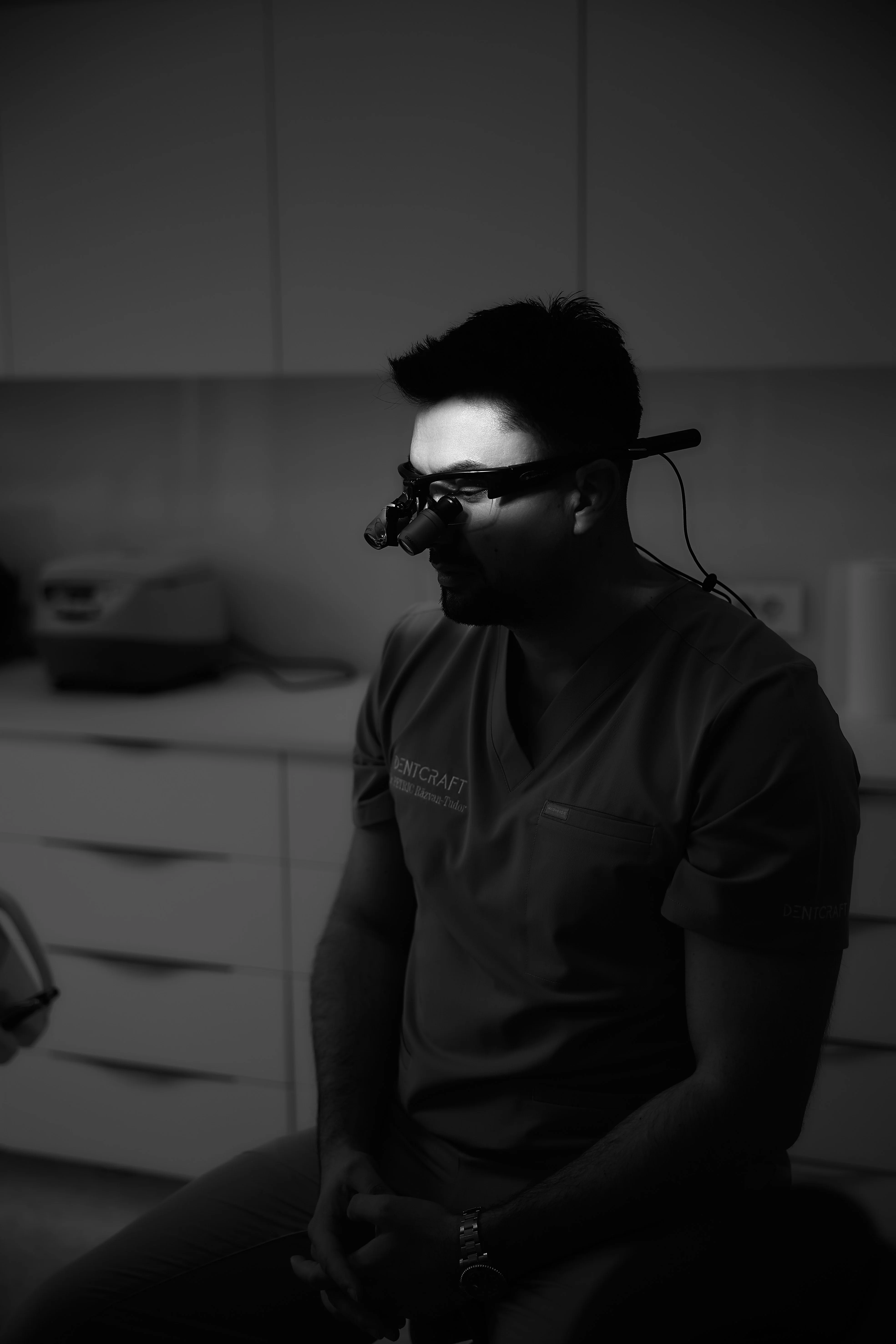 Dr. Petric Razvan-Tudor - tratamente de estetica dentara si fatete la DENTCRAFT Satu Mare